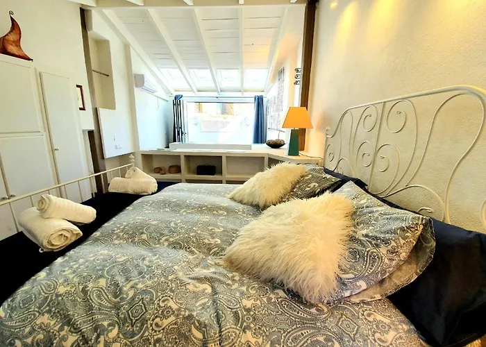 Almocabar Luxury Apartment